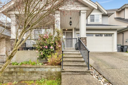 6082 145a Street, Surrey, BC, Surrey — Single Family Residence for sale