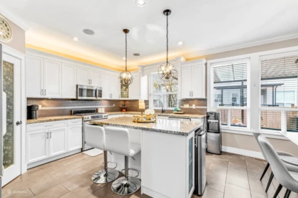 Kitchen Island Photo of 6082 145a Street, Surrey, BC