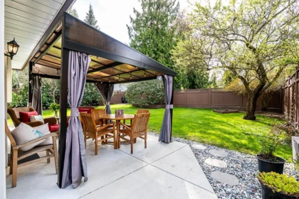 Hot Tub / Spa Photo of 9835 158a Street, Surrey, BC