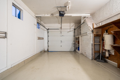Basement Recreation Room Photo of 26981 28b Avenue, Langley, BC