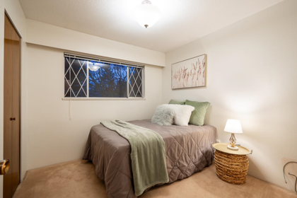 Guest Bathroom Photo of 26981 28b Avenue, Langley, BC