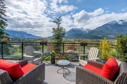 41235 Highline Place, Squamish, BC, Squamish — Half Duplex for sale