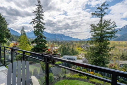 41235 Highline Place, Squamish, BC, Squamish — Half Duplex for sale