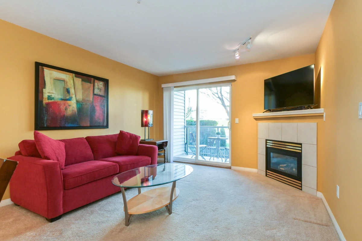 Dining Area Photo of 203 1280 Merklin Street, White Rock, BC
