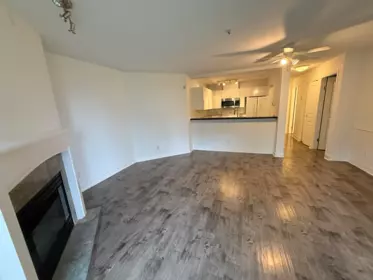 101 8460 Jellicoe Street, Vancouver, BC, Vancouver — Apartment/Condo for sale