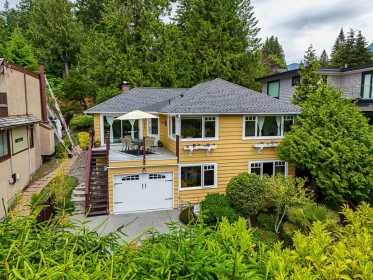 Staircase Photo of 6577 Marine Drive, West Vancouver, BC