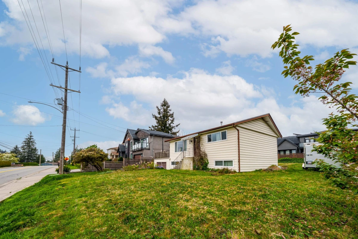 Family Room Photo of 2151 Dawes Hill Road, Coquitlam, BC