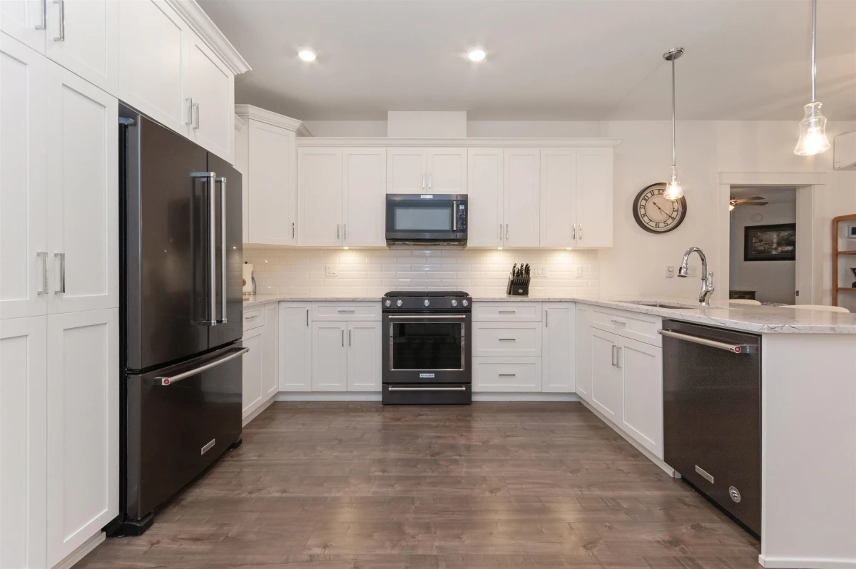 Dining Area Photo of 101 5380 Tyee Lane, Chilliwack, BC