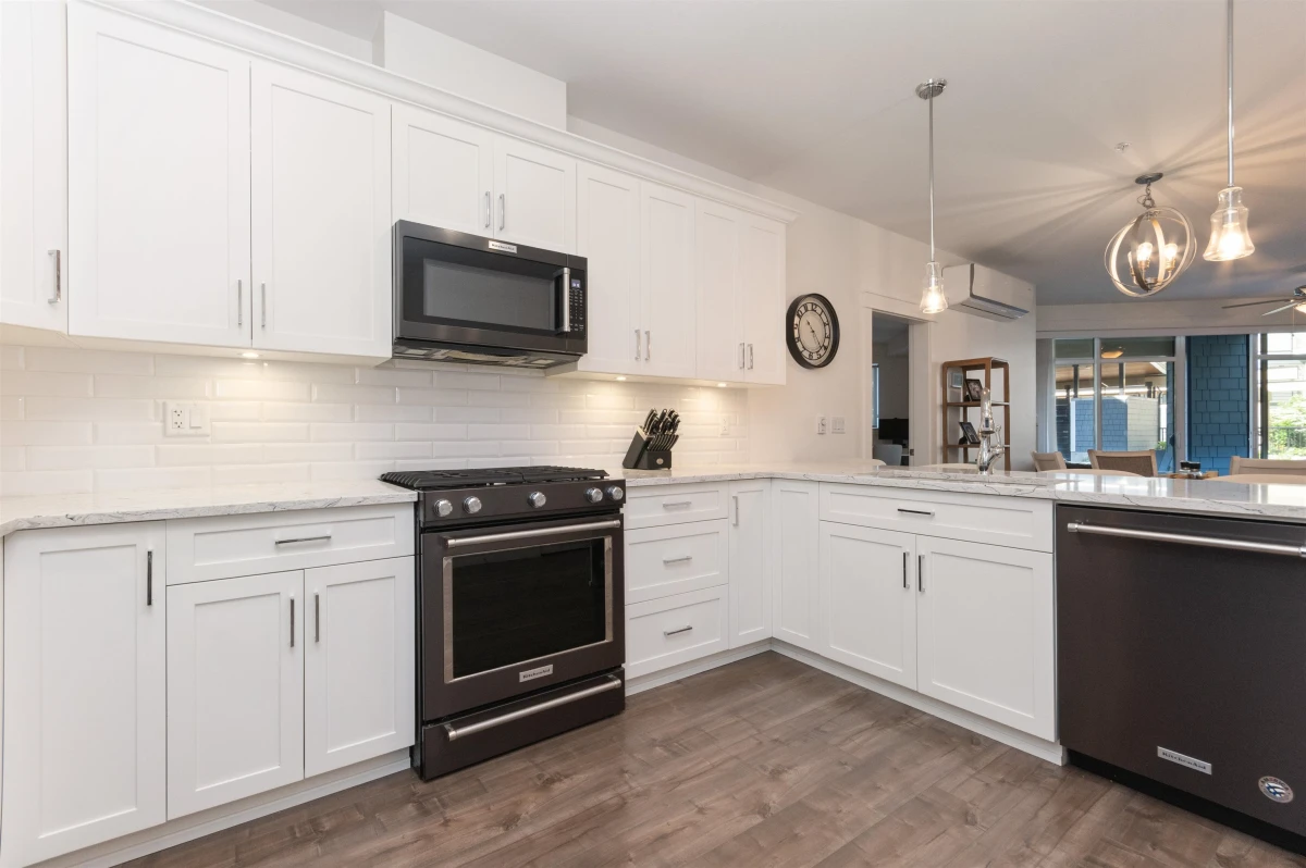 Living Room Photo of 101 5380 Tyee Lane, Chilliwack, BC