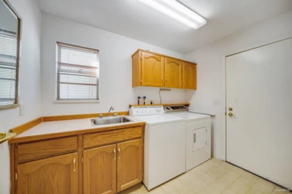 Guest Bathroom Photo of 1160 Settlers Court, Port Coquitlam, BC