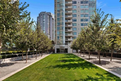 Hot Tub / Spa Photo of 303 1501 Howe Street, Vancouver, BC