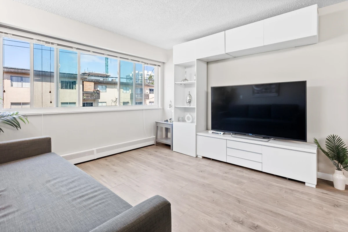 Dining Area Photo of 206 1149 W 11th Avenue, Vancouver, BC