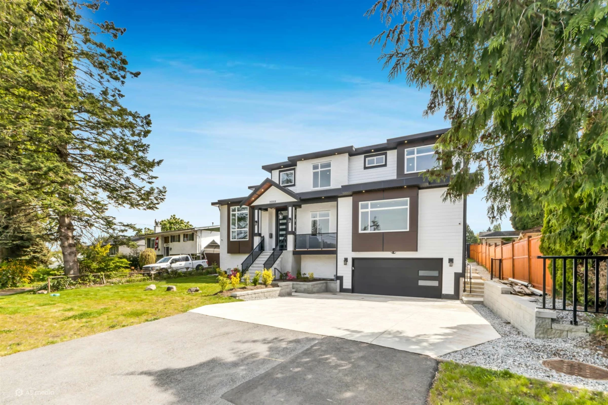 Exterior Rear Photo of 26668 Fraser Highway, Langley, BC