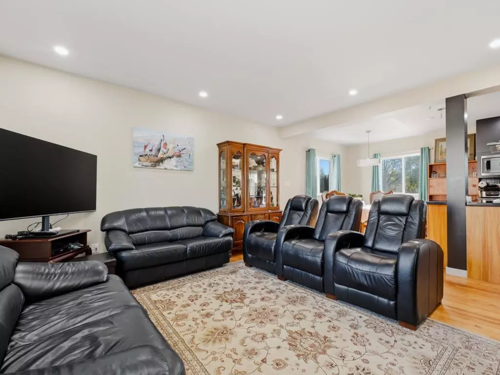 Dining Area Photo of 5987 Brantford Avenue, Burnaby, BC