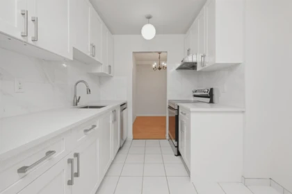Primary Bathroom Photo of 105 5471 Arcadia Road, Richmond, BC