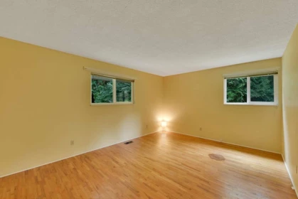 Basement Recreation Room Photo of 13428 Crescent Road, Surrey, BC