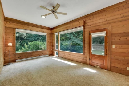 Breakfast Nook Photo of 13428 Crescent Road, Surrey, BC