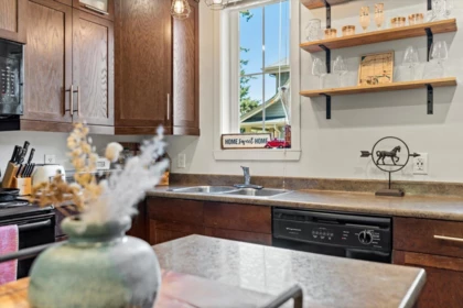 Breakfast Nook Photo of 24 5805 Sappers Way, Chilliwack, BC