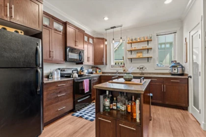 Kitchen Island Photo of 24 5805 Sappers Way, Chilliwack, BC