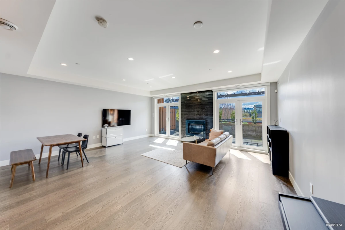 Family Room Photo of 453 13th Street, West Vancouver, BC