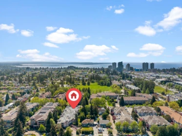 Front Yard Photo of 104 15342 20 Avenue, Surrey, BC