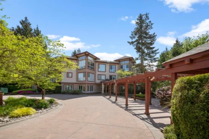 Garden / Landscaping Photo of 104 15342 20 Avenue, Surrey, BC