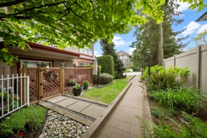 Staircase Photo of 104 15342 20 Avenue, Surrey, BC