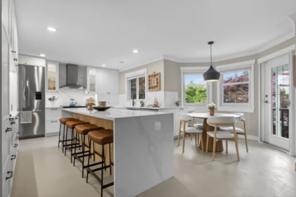 Breakfast Nook Photo of 209 Ravine Drive, Port Moody, BC