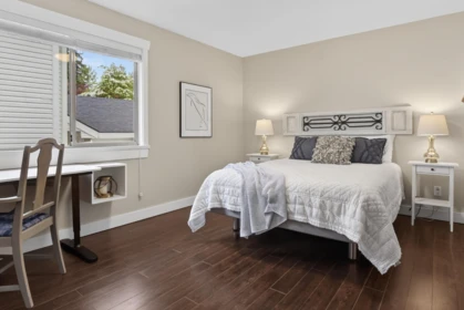 Hallway Photo of 209 Ravine Drive, Port Moody, BC