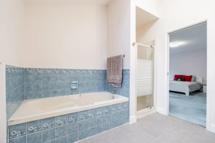 Hot Tub / Spa Photo of 4470 Atlee Avenue, Burnaby, BC