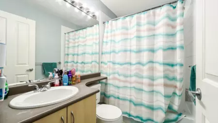 Powder Room Photo of 5 15871 85 Avenue, Surrey, BC