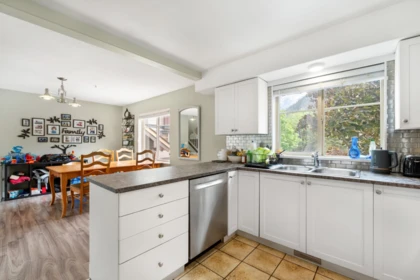 Kitchen Photo of 2 1449 Vine Road, Pemberton, BC