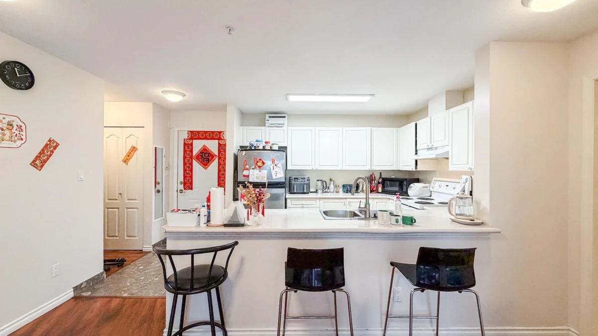 Dining Area Photo of 119 5880 Dover Crescent, Richmond, BC