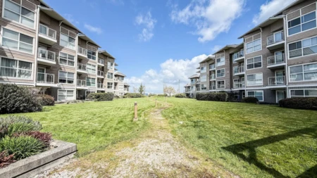 Office / Den Photo of 119 5880 Dover Crescent, Richmond, BC