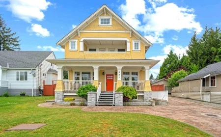 221 Ninth Avenue, New Westminster, BC, New Westminster — Single Family Residence for sale