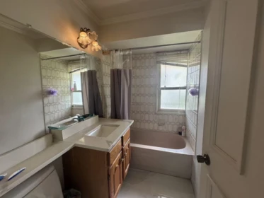Primary Bathroom Photo of 10207 127 Street, Surrey, BC