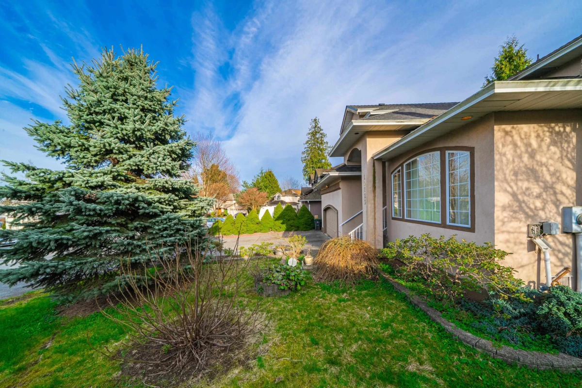Living Room Photo of 10123 157 Street, Surrey, BC