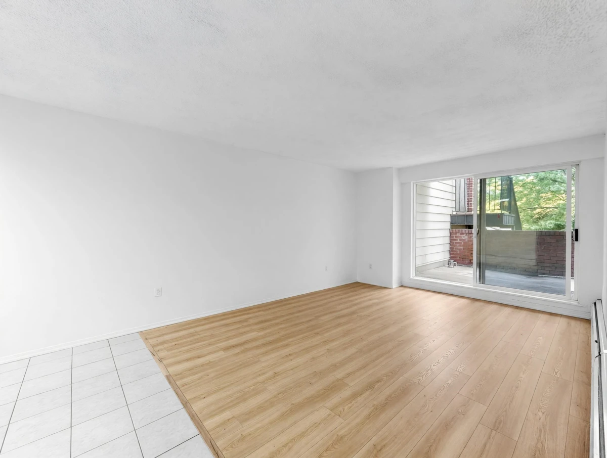 Living Room Photo of 111 588 E 5 Street, Vancouver, BC