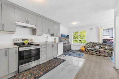 Primary Bathroom Photo of 15 12730 66 Avenue, Surrey, BC