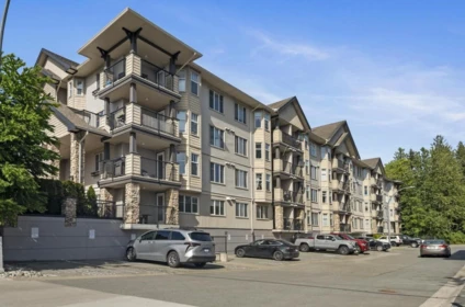 215 5438 198 Street, Langley, BC, Langley — Apartment/Condo for sale