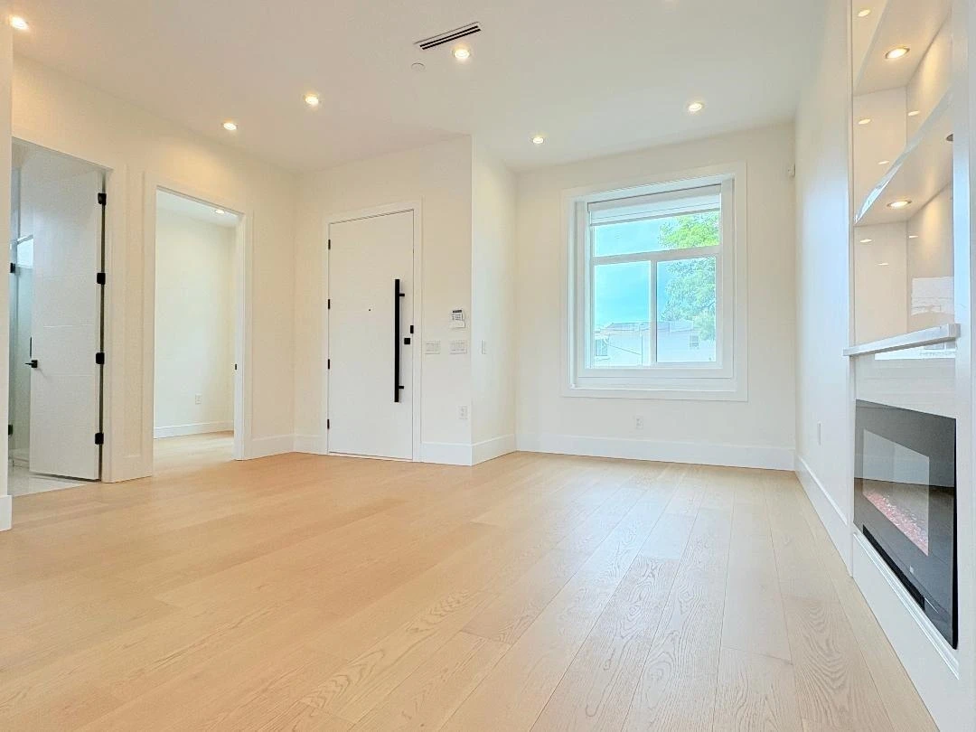 Living Room Photo of 2026 E 32nd Avenue, Vancouver, BC
