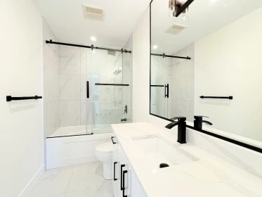 Entry Foyer Photo of 2026 E 32nd Avenue, Vancouver, BC