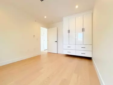 Laundry Room Photo of 2026 E 32nd Avenue, Vancouver, BC