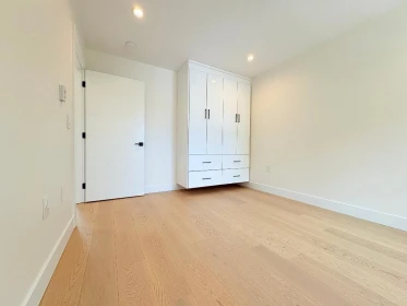 Mudroom Photo of 2026 E 32nd Avenue, Vancouver, BC
