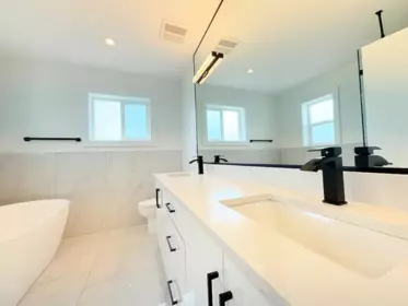 Powder Room Photo of 2026 E 32nd Avenue, Vancouver, BC