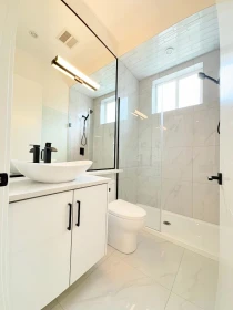 Primary Bathroom Photo of 2026 E 32nd Avenue, Vancouver, BC
