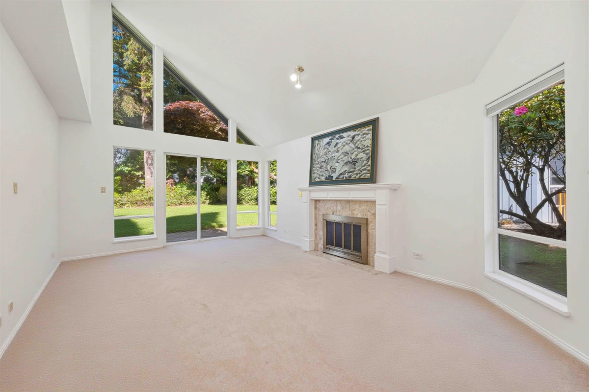 Dining Area Photo of 5 1925 Indian River Crescent, North Vancouver, BC