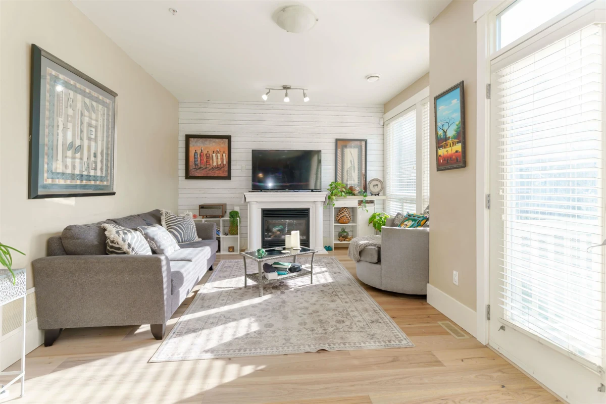Family Room Photo of 11125 234a Street, Maple Ridge, BC