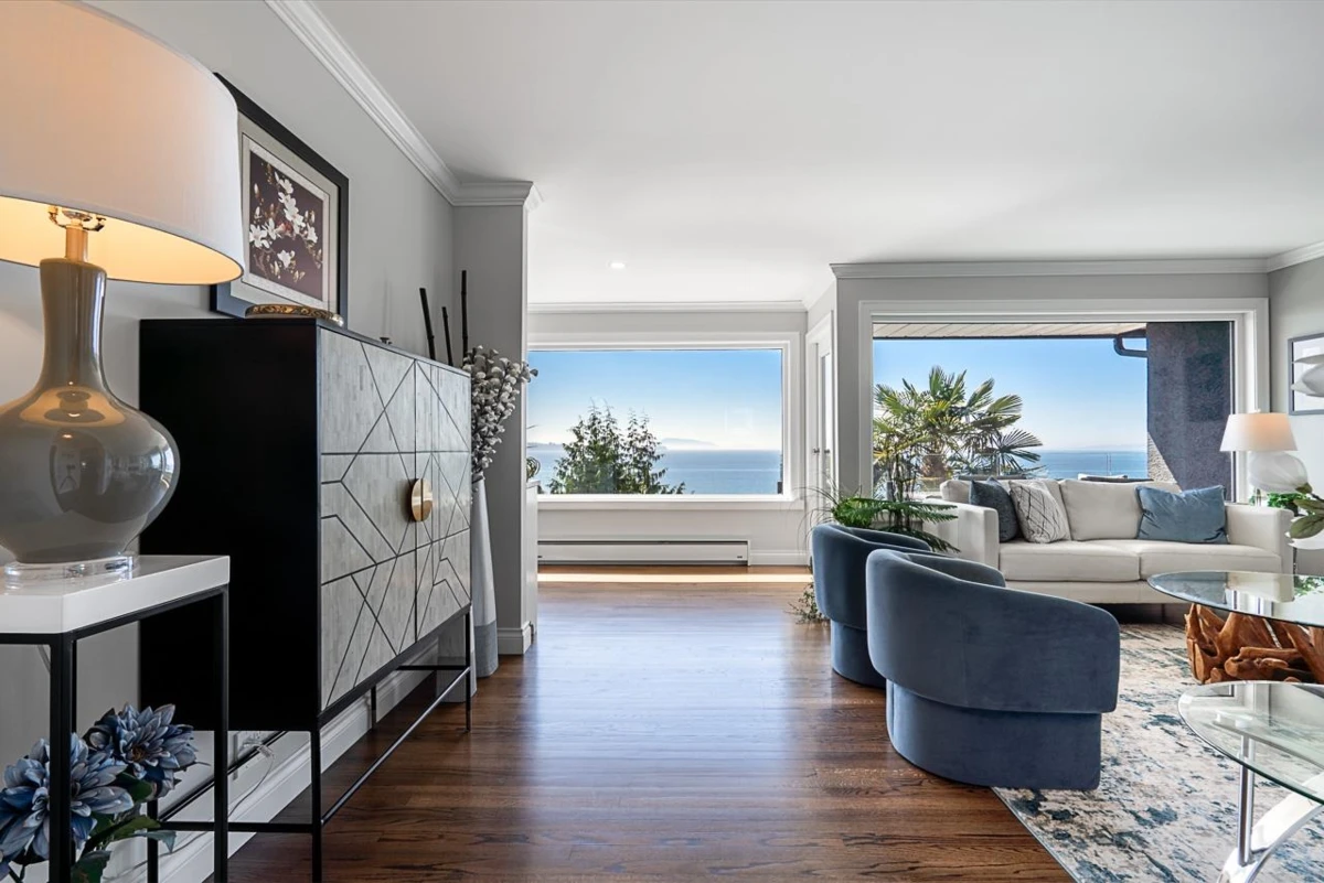 Family Room Photo of 14535 Sunset Drive, White Rock, BC
