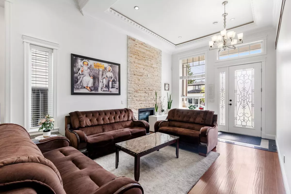 Living Room Photo of 11641 75a Avenue, Delta, BC